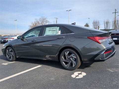 2025 Hyundai Elantra Hybrid Limited