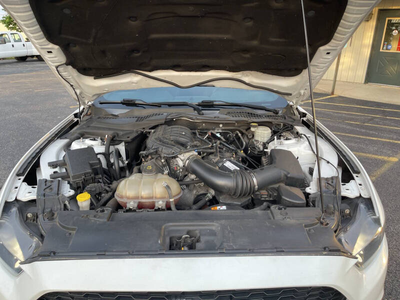 2016 Ford Mustang V6