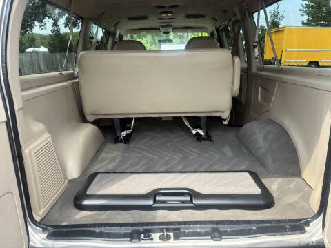2001 Ford E-Series E-150 XLT