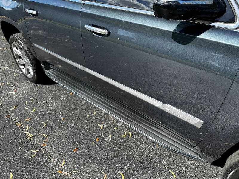 2020 Cadillac Escalade ESV Luxury