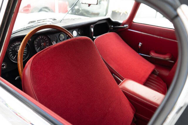 1966 Jaguar E-Type 27