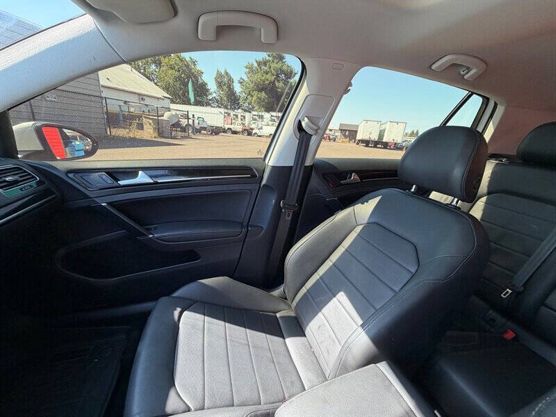 2015 Volkswagen Golf TDI S