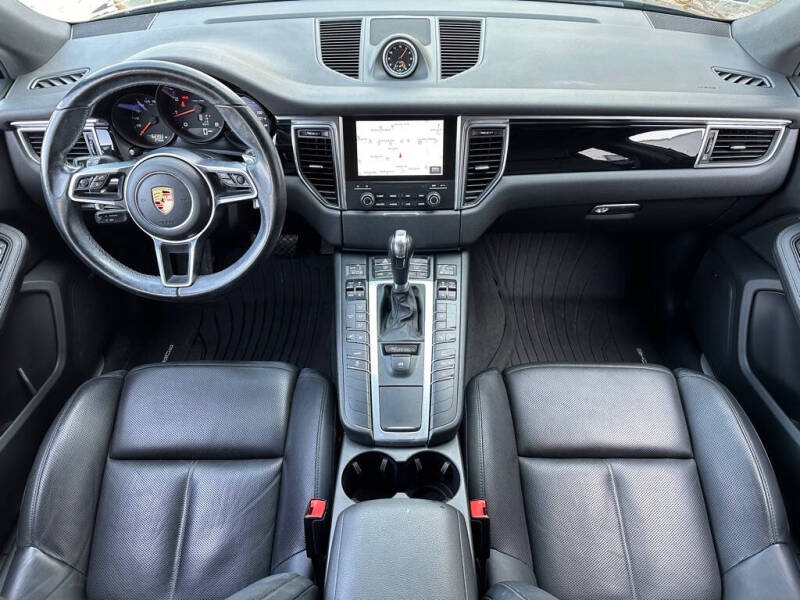 2017 Porsche Macan