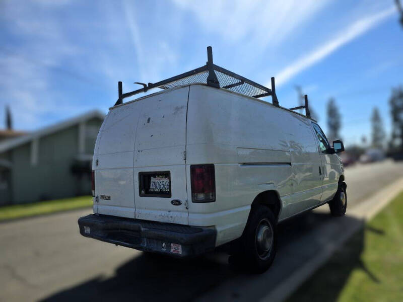 2004 Ford E-Series E-250
