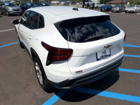 2025 Chevrolet Trax LS