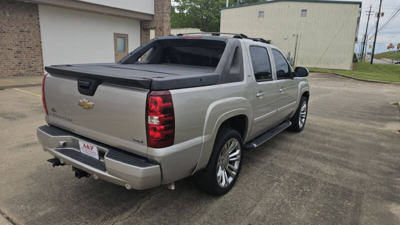 2007 Chevrolet Avalanche LT photo 5