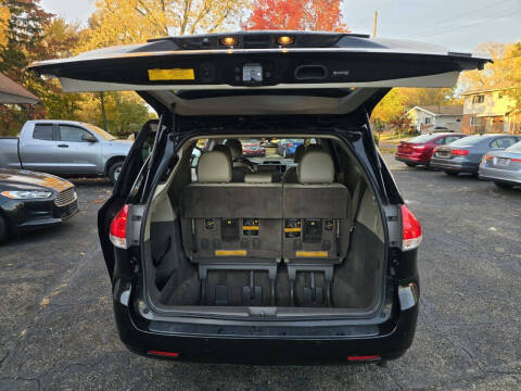 2013 Toyota Sienna XLE 8-Passenger