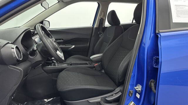 2022 Nissan Kicks SV