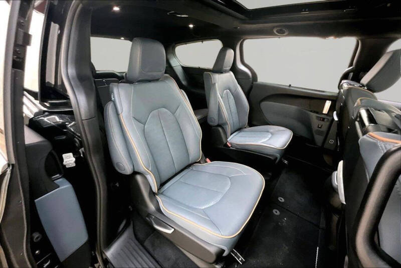 2027 Chrysler Pacifica Pinnacle