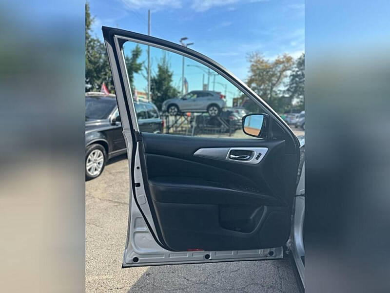 2017 Nissan Pathfinder Platinum