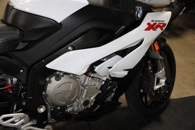 2016 BMW S1OOOXR