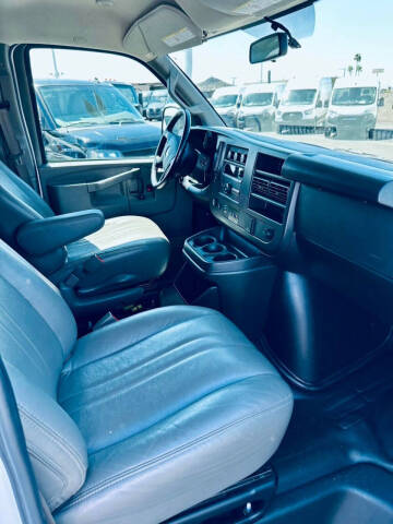 2023 Chevrolet Express 2500