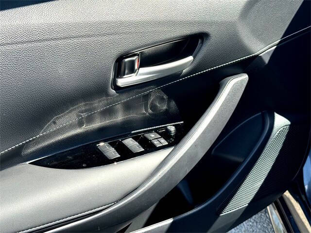 2025 Toyota Corolla Hatchback SE