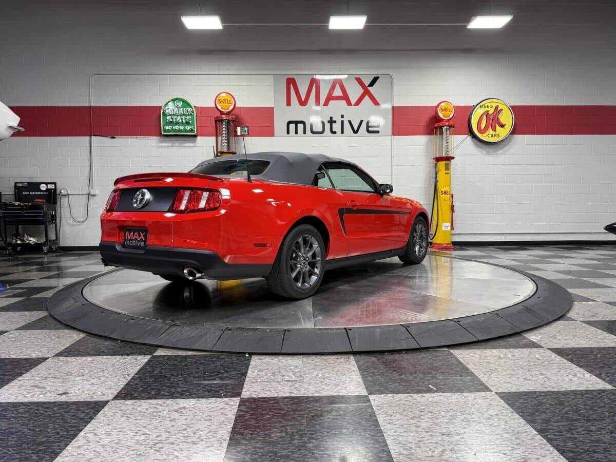 2011 Ford Mustang 12