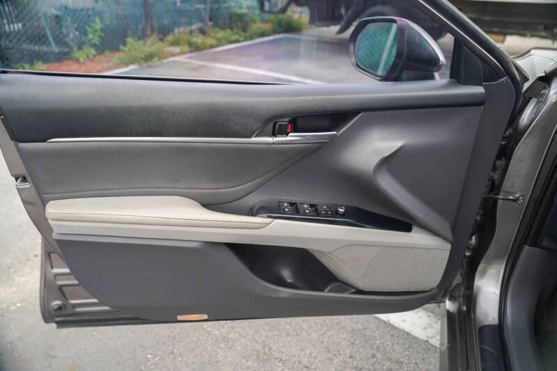 2020 Toyota Camry LE