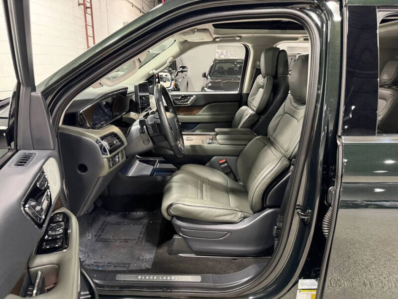 2022 Lincoln Navigator Black Label