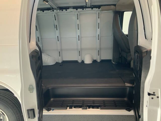 2025 Chevrolet Express 3500