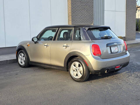 2017 MINI Hardtop 4 Door Cooper