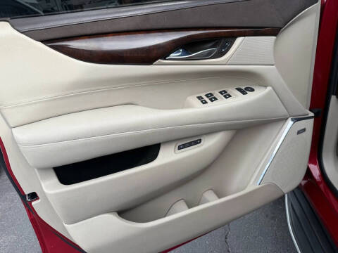 2015 Cadillac Escalade Luxury