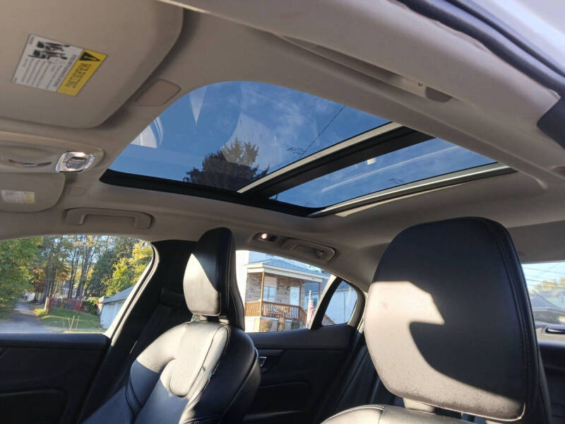 2019 Volvo S60 T6 Momentum