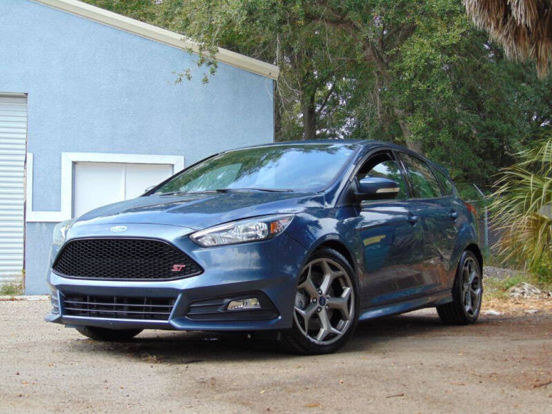 2018 Ford Focus ST's photo