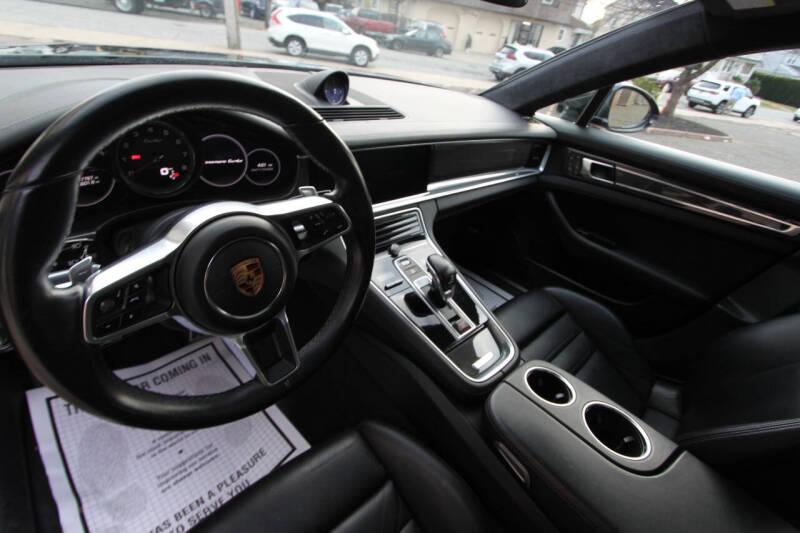 2017 Porsche Panamera Turbo