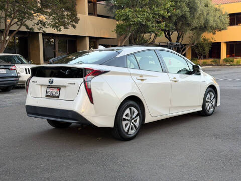 2018 Toyota Prius Three