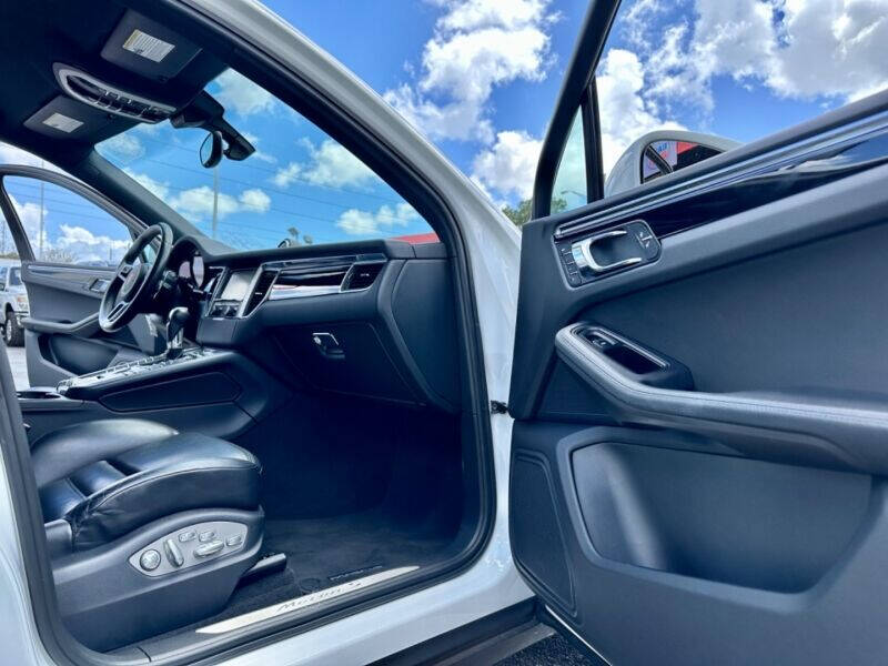 2015 Porsche Macan  - $29,995
