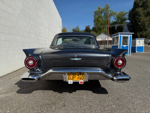 1957 Ford Thunderbird