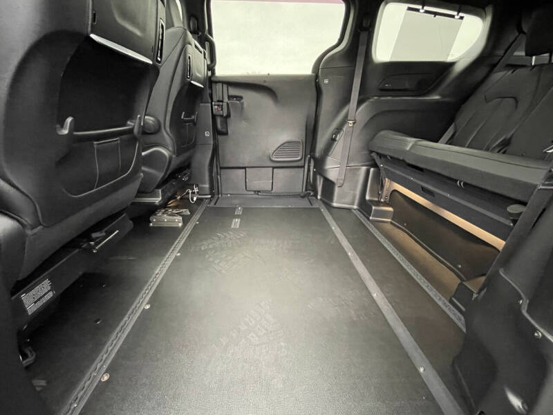 2019 Chrysler Pacifica Touring L Plus 35th Anniversary