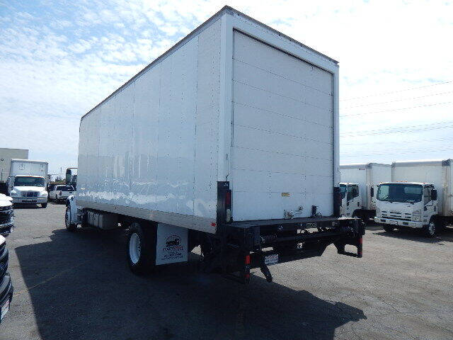 2017 Freightliner M2 106