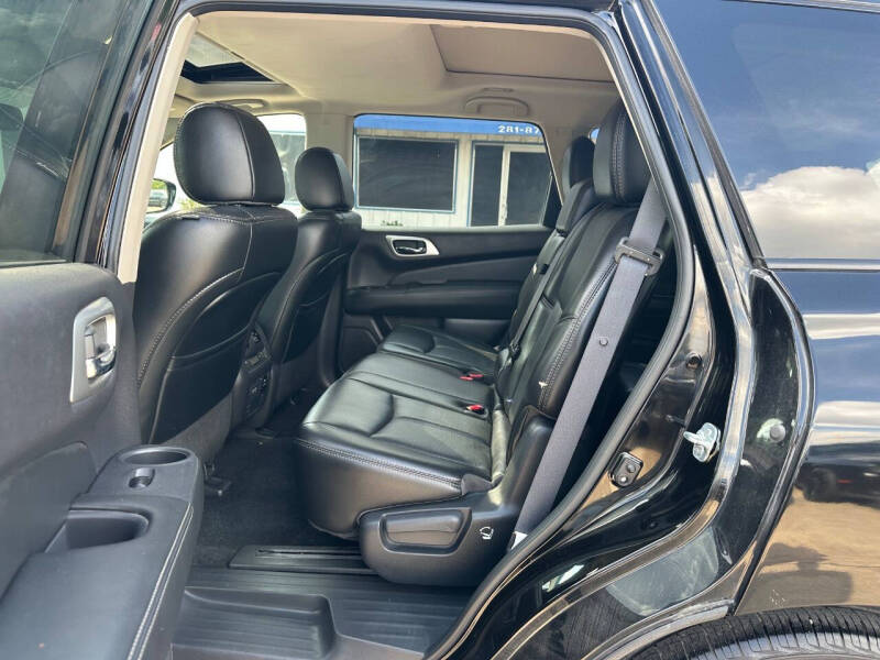 2017 Nissan Pathfinder Platinum