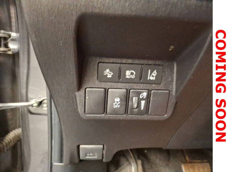 2017 Toyota Prius v Five