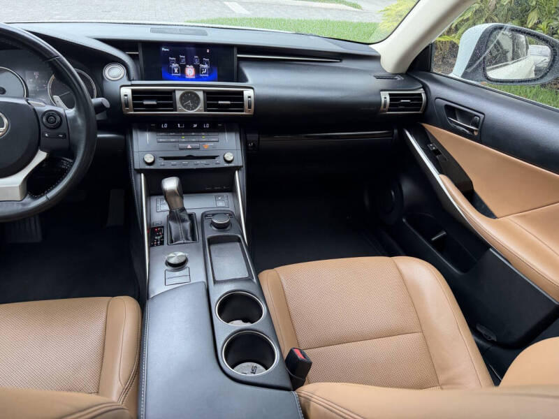 2016 Lexus IS 200t