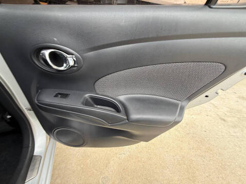 2014 Nissan Versa 1.6 S