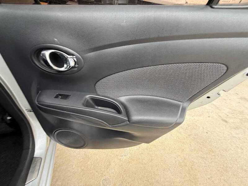 2014 Nissan Versa 1.6 S