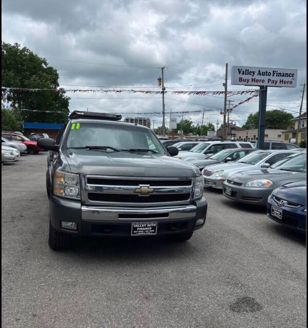 2011 Chevrolet Silverado 1500 for sale at Valley Auto Finance in Warren OH