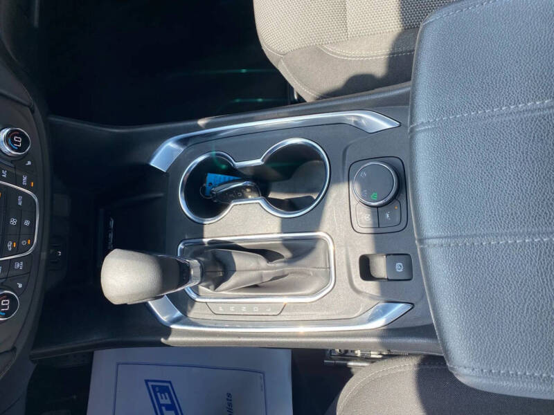 2022 Chevrolet Traverse LT Cloth