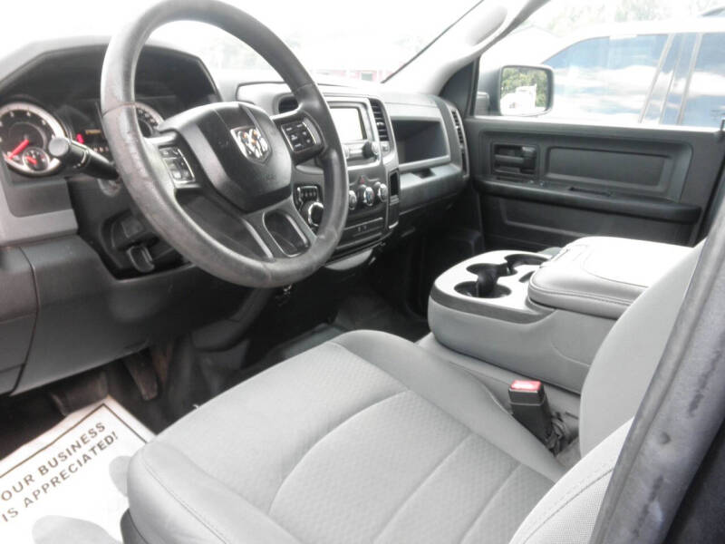 2017 Ram 1500 Tradesman photo 3