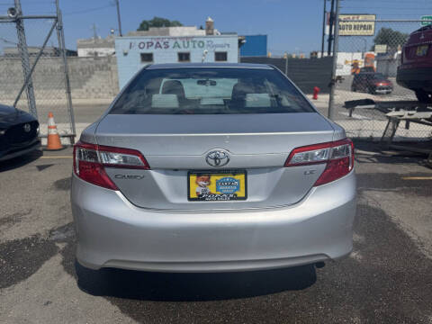 2014 Toyota Camry LE