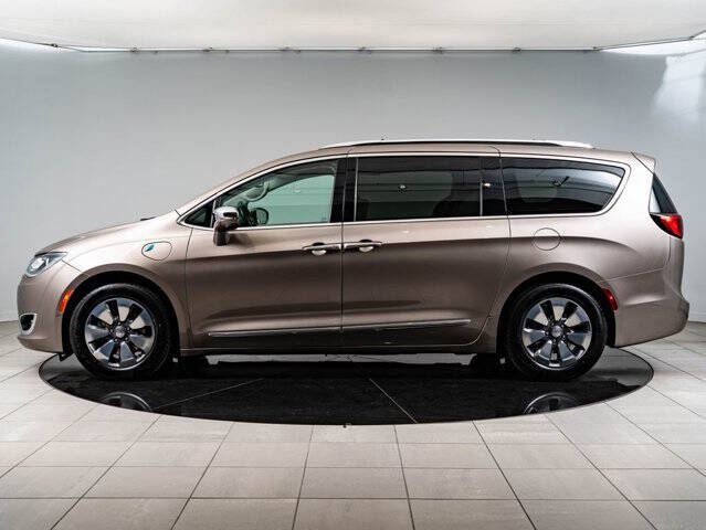 2018 Chrysler Pacifica Hybrid Limited