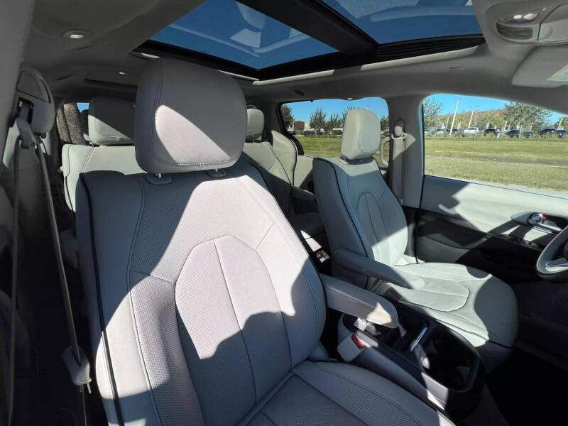 2017 Chrysler Pacifica Hybrid Platinum