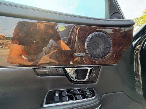 2016 Jaguar XJ R-Sport