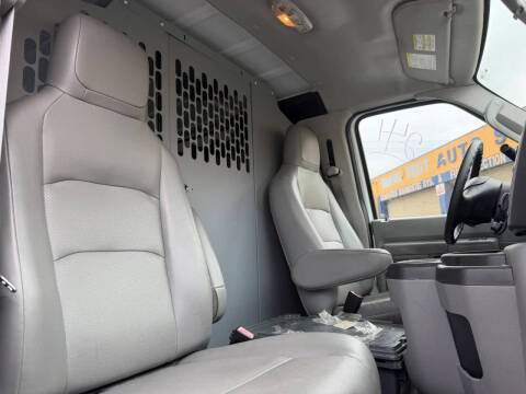 2014 Ford E-Series E-150