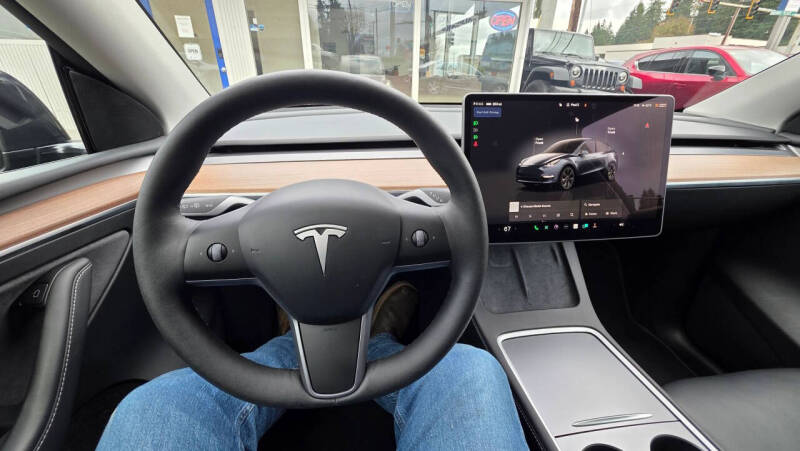 2024 Tesla Model Y Long Range