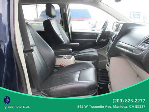 2014 Chrysler Town and Country Touring