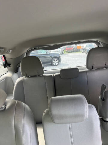 2017 Toyota Sienna XLE 7-Passenger Auto Access Seat