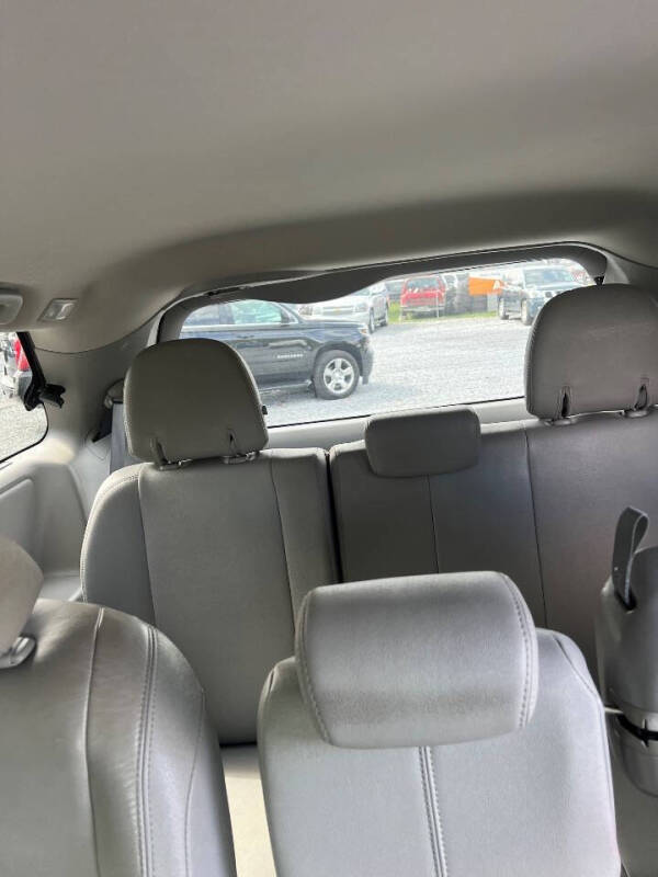 2017 Toyota Sienna XLE 7-Passenger Auto Access Seat