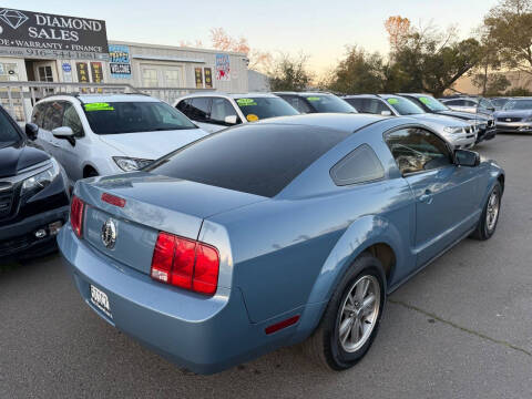 2006 Ford Mustang V6 Deluxe