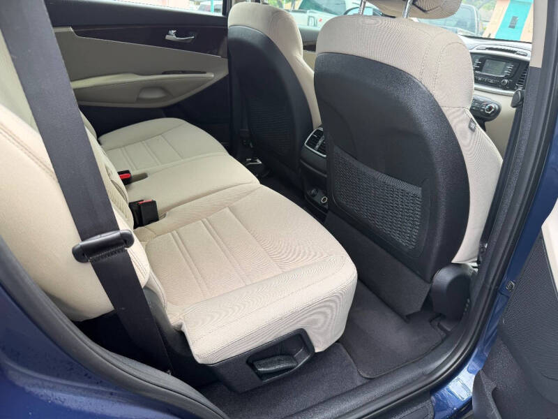 2017 Kia Sorento LX